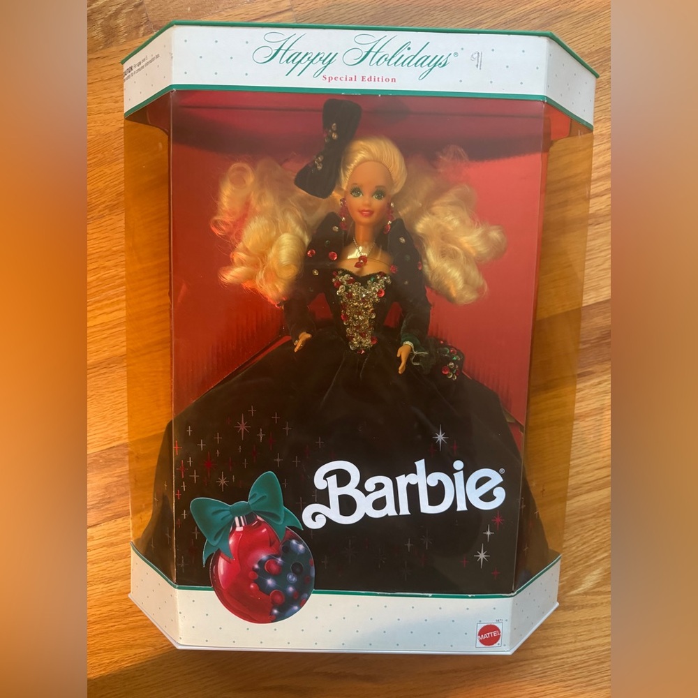 New in Box Happy Holidays Barbie 1991